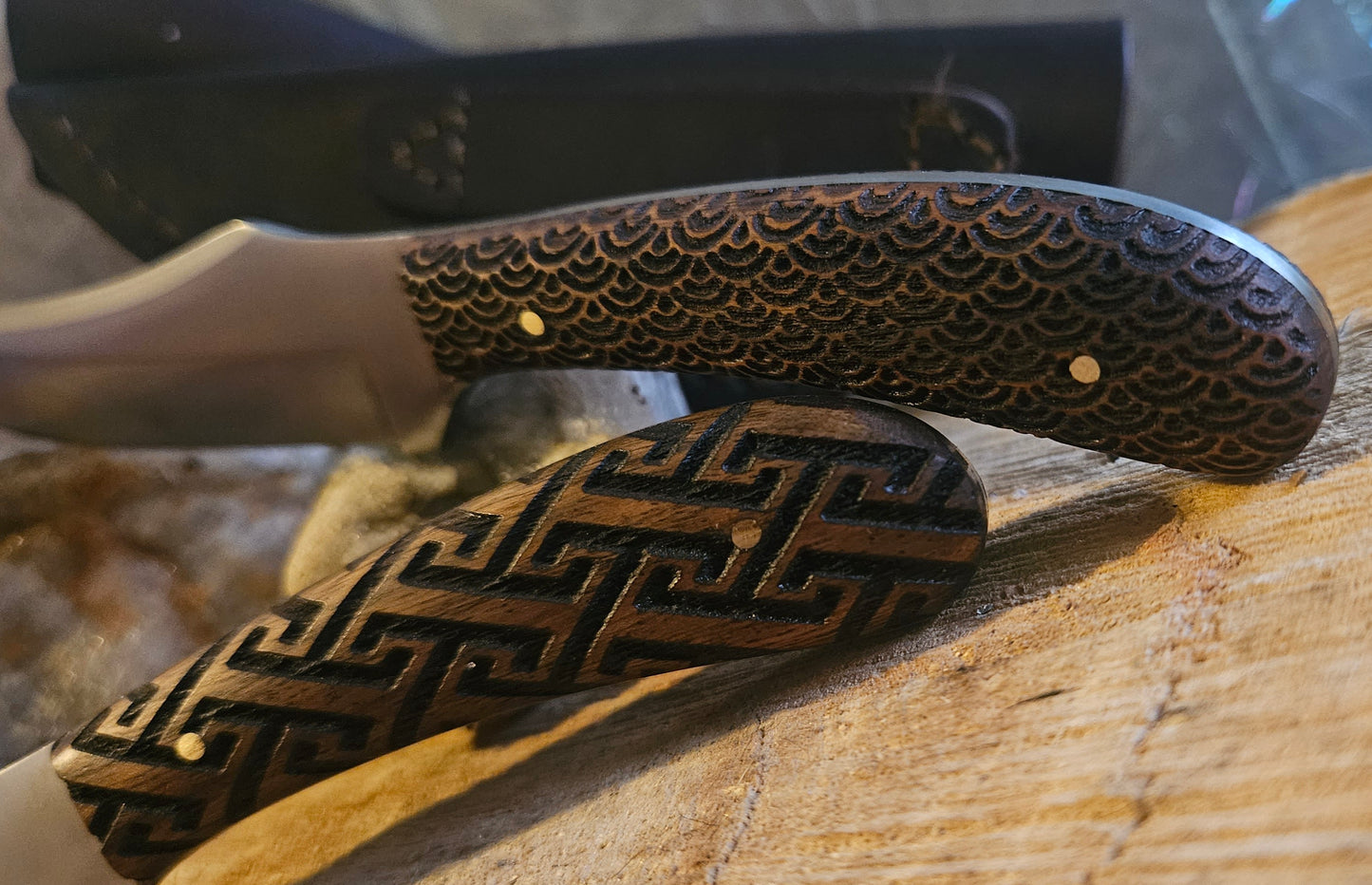 Knives with custom engraved handle. See pics for examples.